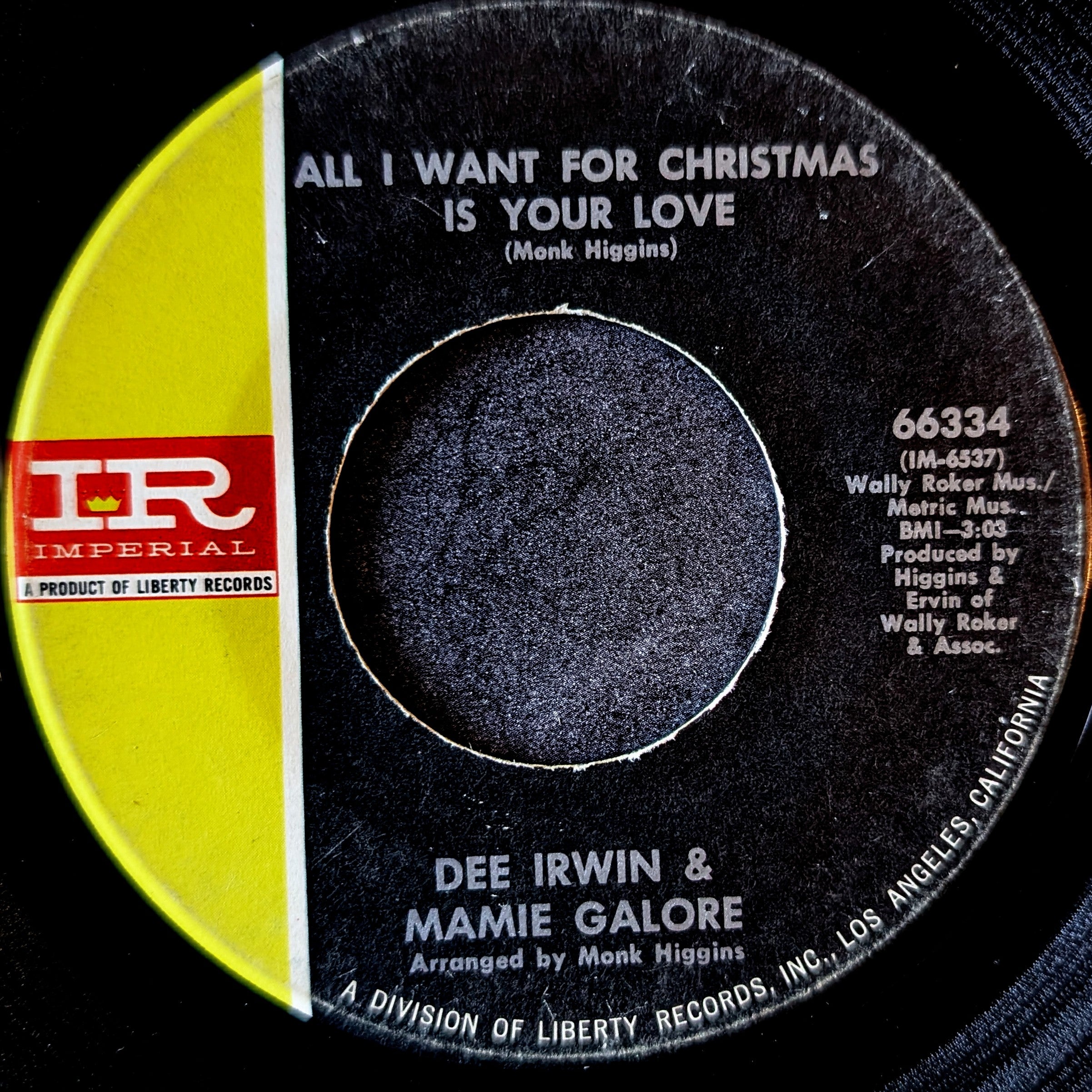 Dee Irwin & Mamie Galore-Medley:By the time I get to phoenix/I say a little Prayer/All I want for christmas is your love