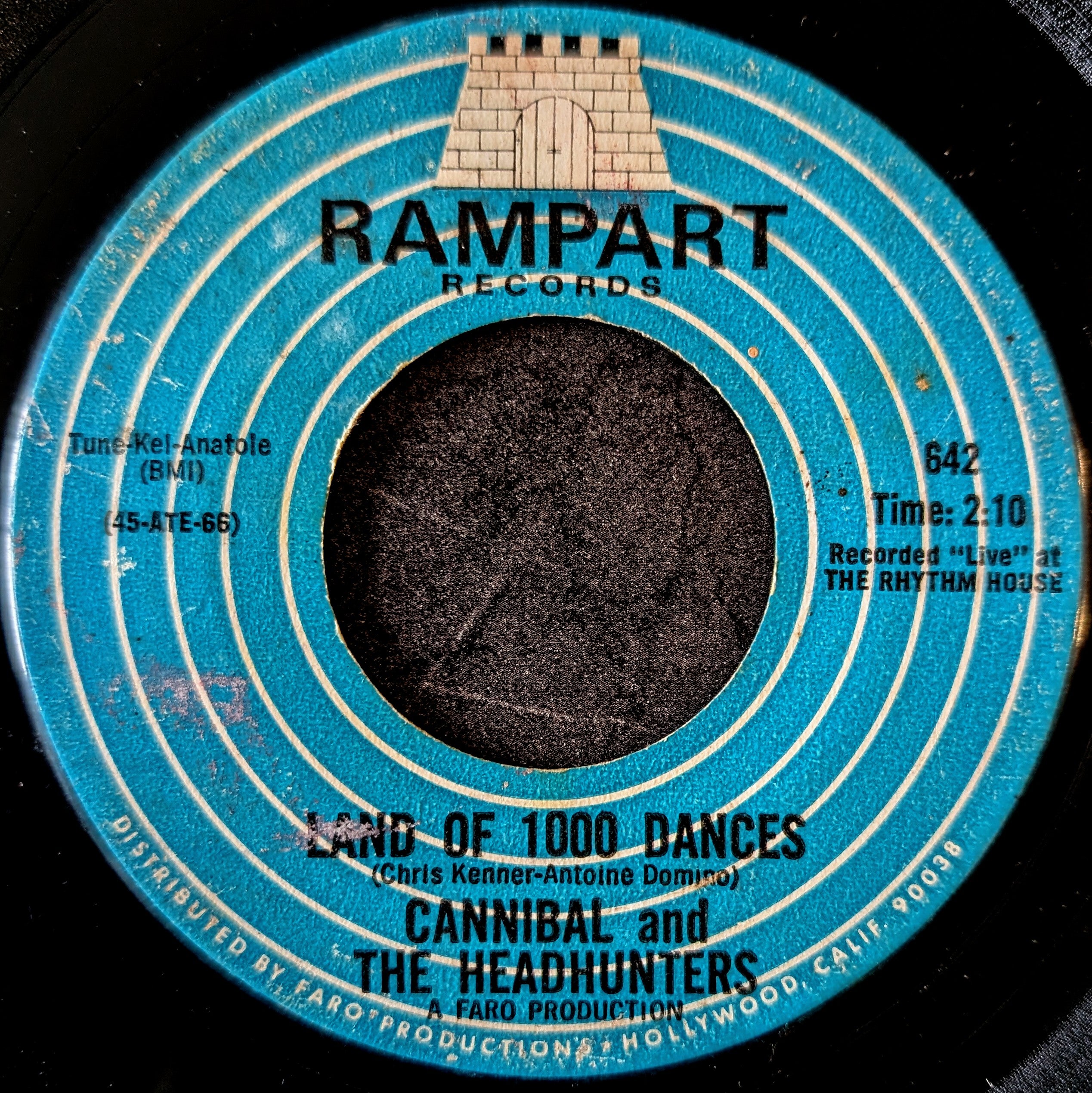 Cannibal and The Headdhunters-Land of 1000 Dances/I'll show you how to love