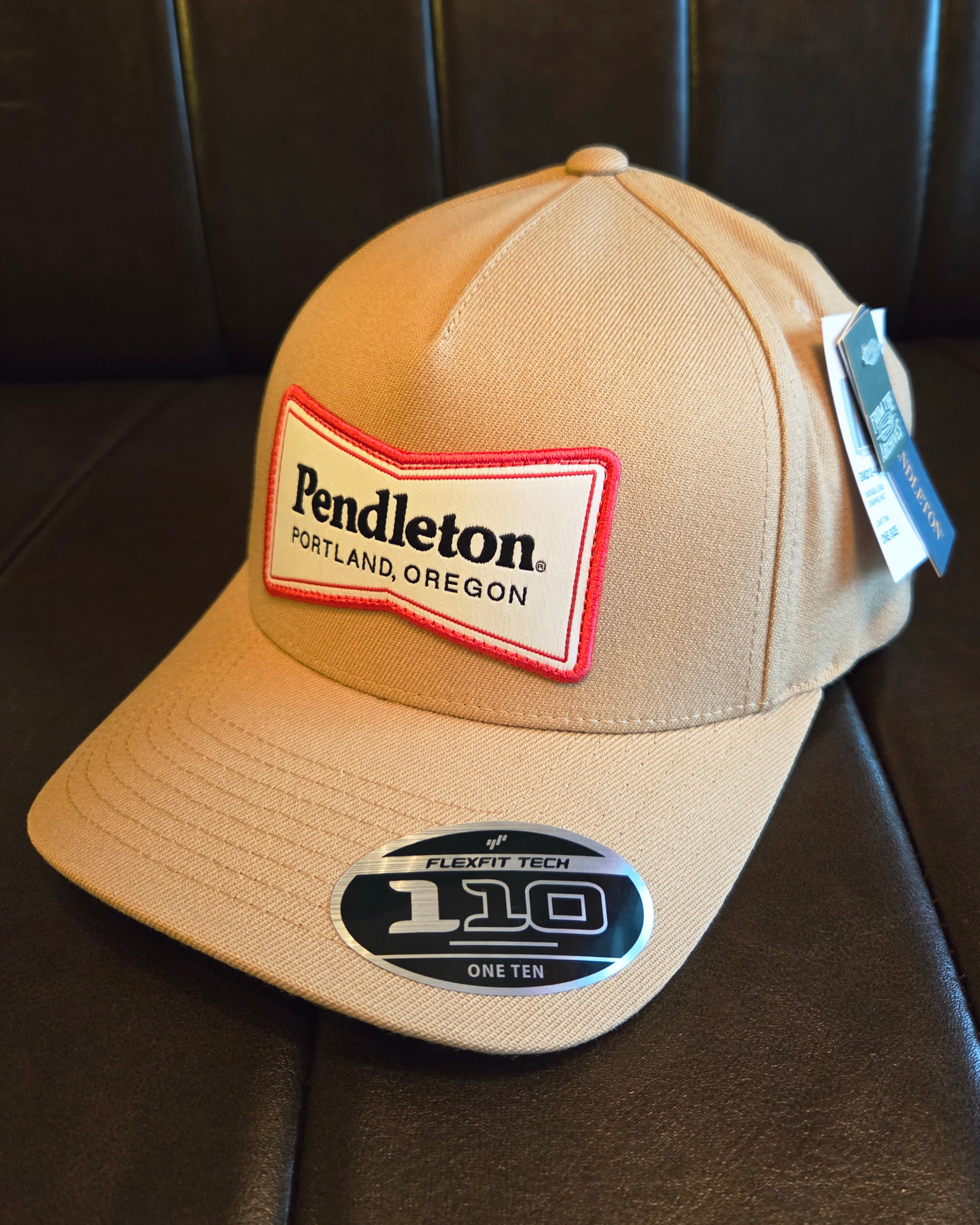 Pendleton ヴィンテージロゴ スナップバックキャップ 正面