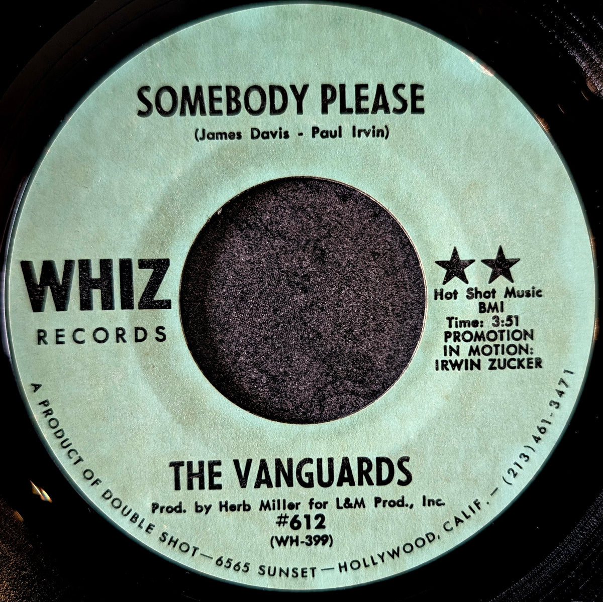The Vanguards-Somebody please/I can't use you girl